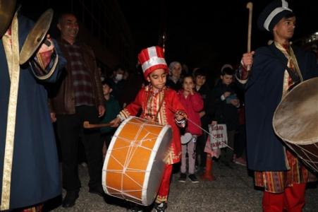 Bafra’da 600 Yıllık Gelenek Yeniden Canlandı: Sele Sepet Top Kandil Şenlikleri Coşkuyla Kutlandı